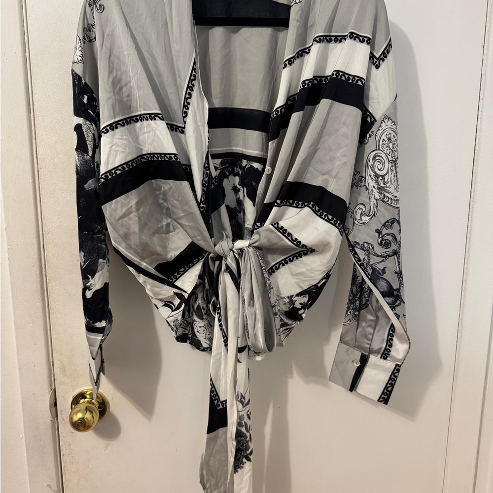 Elegant Black and White Women's Sleepwear Top